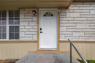 1221 Parkway St, Baytown, TX 77520 - Photo 4