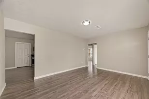 1221 Parkway St, Baytown, TX 77520 - Photo 6