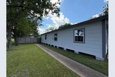 211 S Avenue C, Freeport, TX 77541 - Photo 34