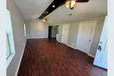 211 S Avenue C, Freeport, TX 77541 - Photo 4