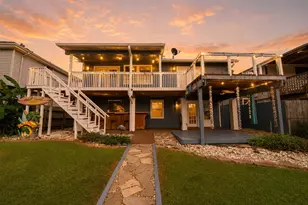 579 Warsaw St, Bayou Vista, TX 77563 - Photo 2