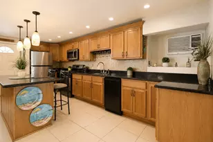 579 Warsaw St, Bayou Vista, TX 77563 - Photo 6