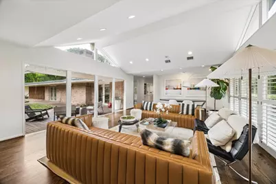 319 Tynebridge Lane, Houston, TX 77024 - Photo 4