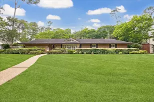 319 Tynebridge Ln, Houston, TX 77024 - Photo 1