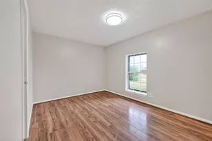 8401 Hanfro Ln, Houston, TX 77088 - Photo 24