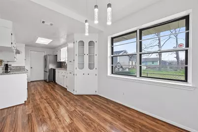 8401 Hanfro Lane, Houston, TX 77088 - Photo 12