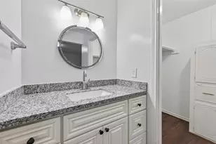 8401 Hanfro Ln, Houston, TX 77088 - Photo 36