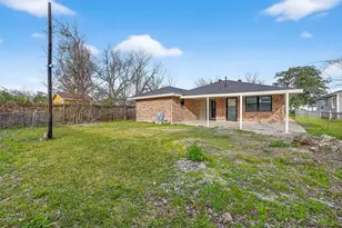 8401 Hanfro Ln, Houston, TX 77088 - Photo 40