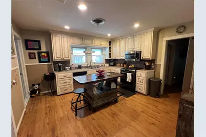 236 W Glenn Street, Bellville, TX 77418 - Photo 2