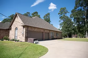 77 Panorama Dr, Conroe, TX 77304 - Photo 4