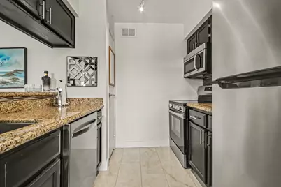 18511 Egret Bay Boulevard #102, Webster, TX 77058 - Photo 8