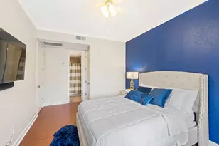 4515 Briar Hollow Pl, Houston, TX 77027 - Photo 2