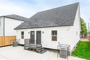 2316 McKee St, Houston, TX 77009 - Photo 32