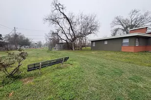 159 Oak Dr, Lake Jackson, TX 77566 - Photo 28