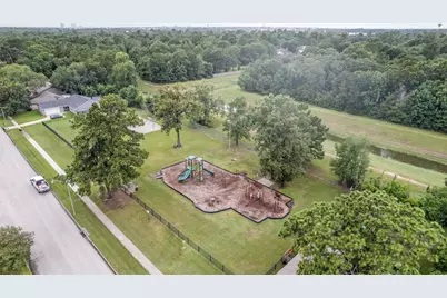 16763 N Gull Drive S, Conroe, TX 77385 - Photo 40