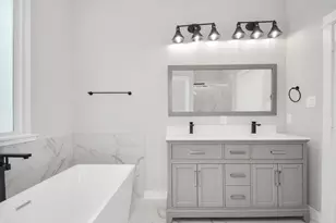 8419 Berry Brush Ln, Houston, TX 77022 - Photo 12