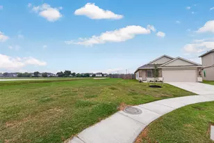 2074 Legacy Hills Dr, Houston, TX 77067 - Photo 2