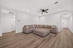 2074 Legacy Hills Dr, Houston, TX 77067 - Photo 14