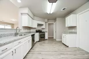 11659 Evesborough Dr, Houston, TX 77099 - Photo 8