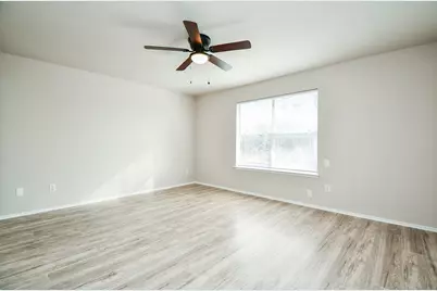 11659 Evesborough Drive, Houston, TX 77099 - Photo 10