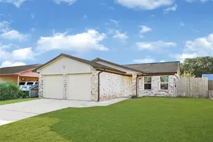1803 Flamingo Dr, League City, TX 77573 - Photo 2