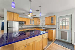 2209 Portsmouth St, Houston, TX 77098 - Photo 10