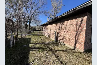 1303 N Mason Avenue, Cleveland, TX 77327 - Photo 8