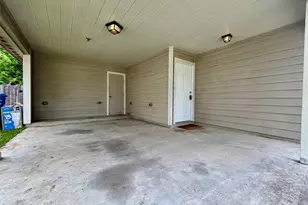 8816 E Buffalo Cir, Willis, TX 77378 - Photo 18