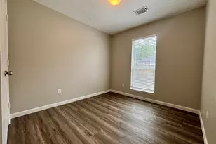 8816 E Buffalo Cir, Willis, TX 77378 - Photo 16