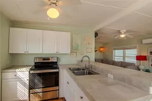 4123 Liberty Dr, Galveston, TX 77554 - Photo 8