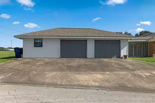 727 Partridge Ln, Eagle Lake, TX 77434 - Photo 6