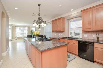 5835 Stratford Gardens Drive, Sugar Land, TX 77479 - Photo 8