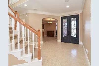 5835 Stratford Gardens Drive, Sugar Land, TX 77479 - Photo 2