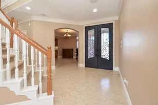 5835 Stratford Gardens Dr, Sugar Land, TX 77479 - Photo 2