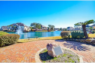 5835 Stratford Gardens Drive, Sugar Land, TX 77479 - Photo 32