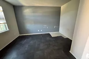 7834 London Tower Ln, Houston, TX 77044 - Photo 2