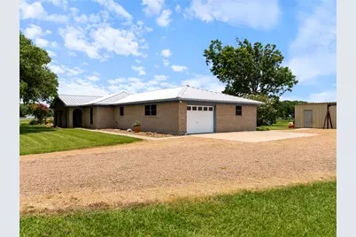 1201 Fm 1862, Blessing, TX 77419 - Photo 10