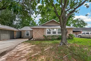 5022 Castlecreek Ln, Houston, TX 77053 - Photo 2