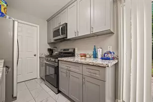 5022 Castlecreek Ln, Houston, TX 77053 - Photo 16