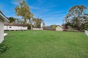 803 Coleman St, Dayton, TX 77535 - Photo 38