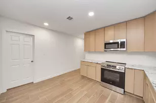 803 Coleman St, Dayton, TX 77535 - Photo 16