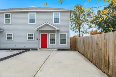 8595 Parkway Drive #B, Houston, TX 77088 - Photo 1