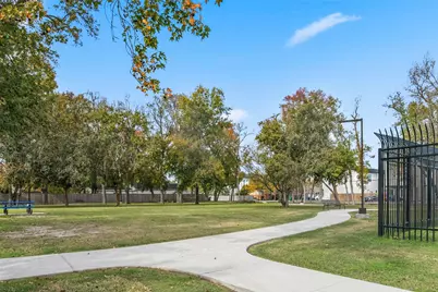 8595 Parkway Drive #B, Houston, TX 77088 - Photo 20