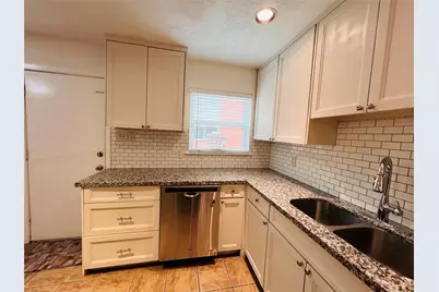 5538 Holly Street #311, Houston, TX 77081 - Photo 4