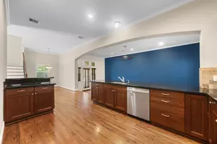 932 W 26th St, Houston, TX 77008 - Photo 16