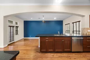 932 W 26th St, Houston, TX 77008 - Photo 16