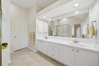 74 E Lakeridge Drive, The Woodlands, TX 77381 - Photo 26