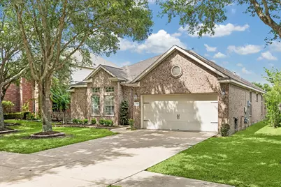 2214 Wembley Way, Rosenberg, TX 77471 - Photo 2