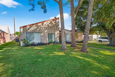 7211 Las Brisas Dr, Houston, TX 77083 - Photo 2
