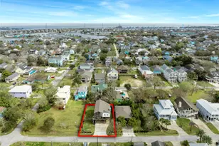 415 Narcissus Rd, Clear Lake Shores, TX 77565 - Photo 2